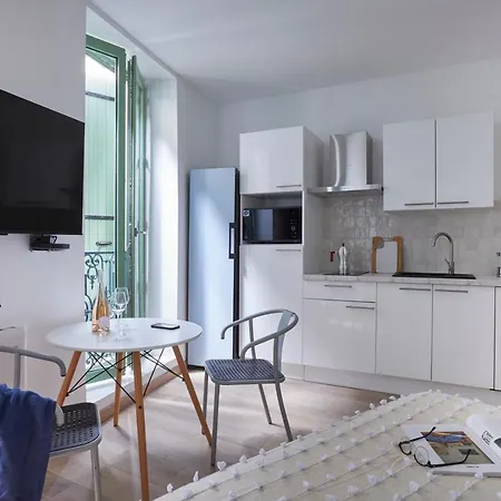 Art Lovers Floor 2 * Béziers